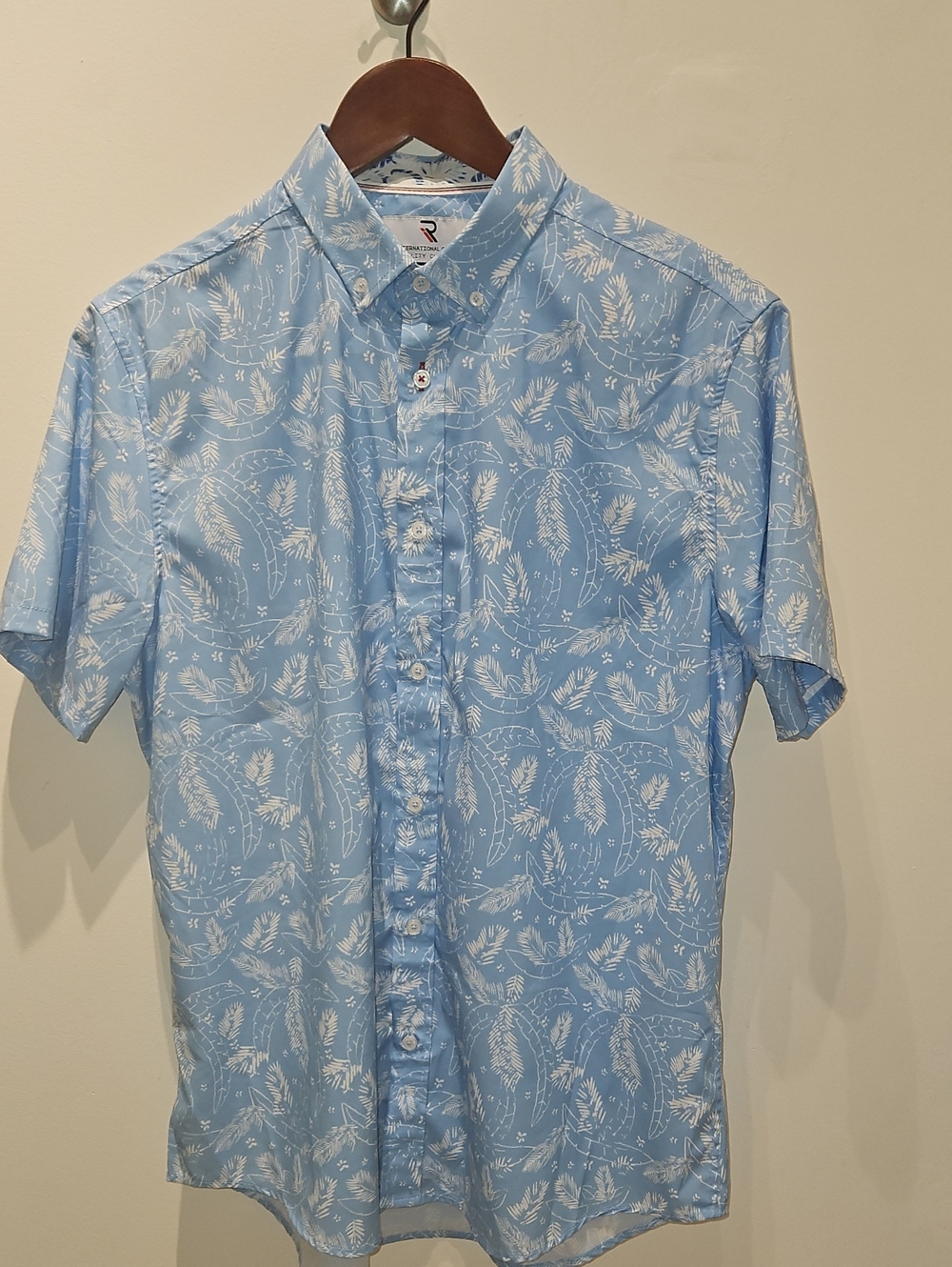 Men's Light Blue Short-Sleeve Button-Down Shirt with White Leaf Print